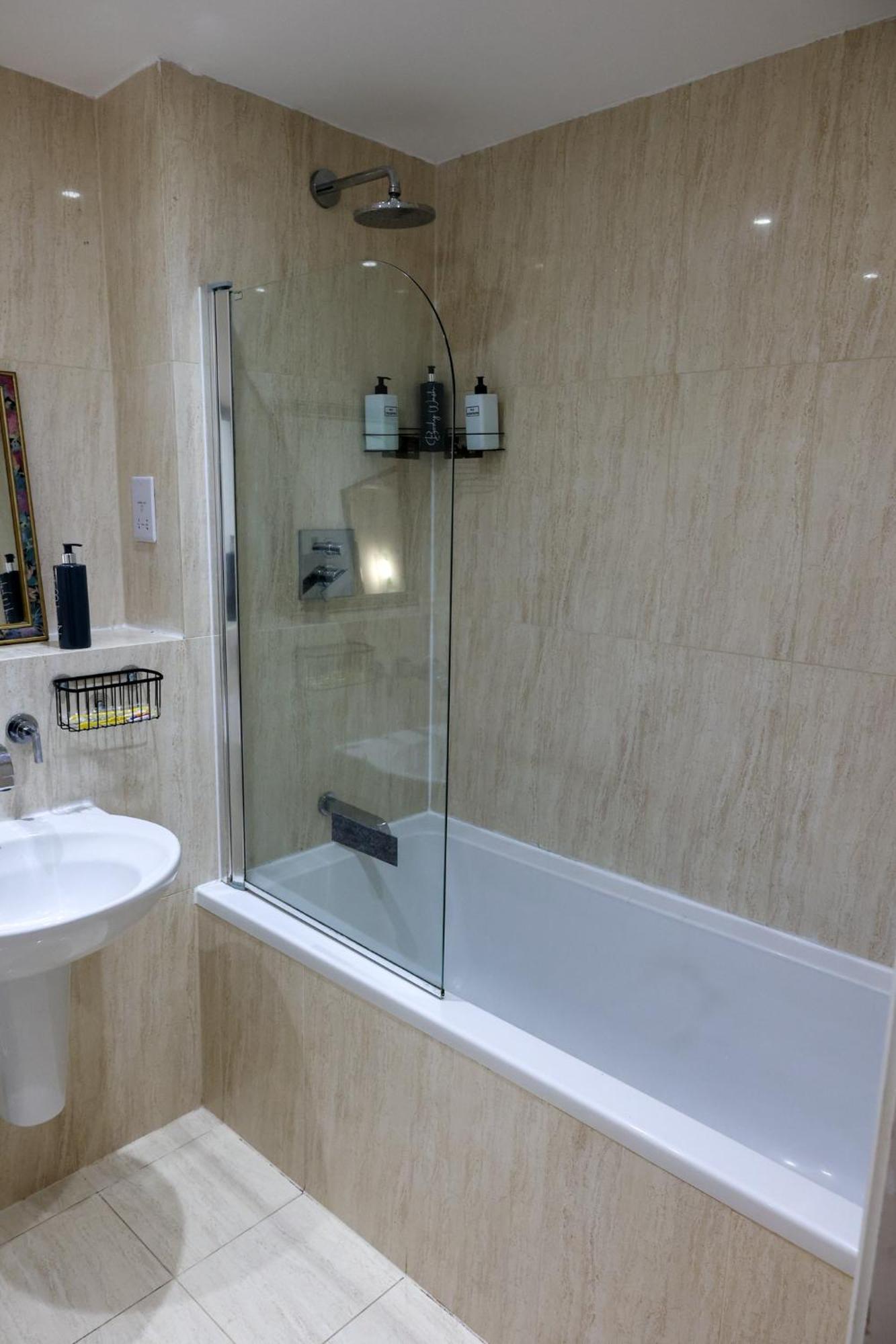 Centrally Located 1Br Apt Near Edg Cricket, University Of Bham, Priory Hospital & Cannon Hill Park Birmingham Kültér fotó
