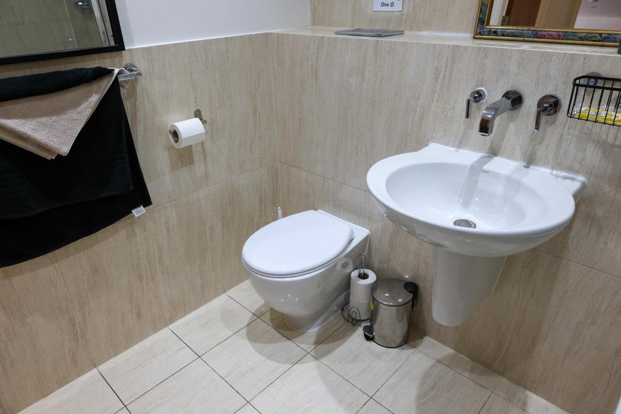 Centrally Located 1Br Apt Near Edg Cricket, University Of Bham, Priory Hospital & Cannon Hill Park Birmingham Kültér fotó