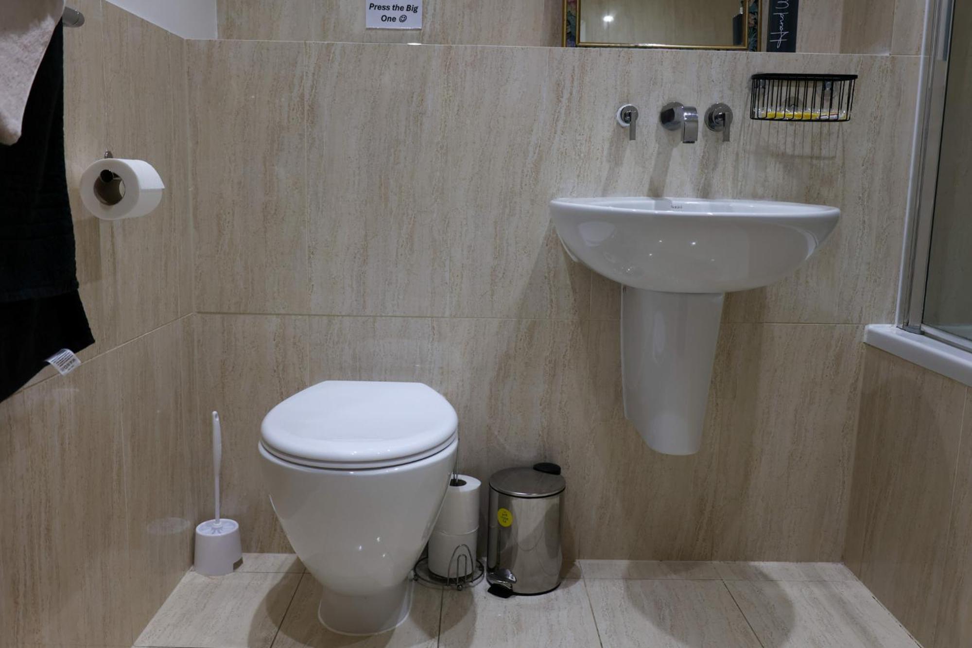 Centrally Located 1Br Apt Near Edg Cricket, University Of Bham, Priory Hospital & Cannon Hill Park Birmingham Kültér fotó